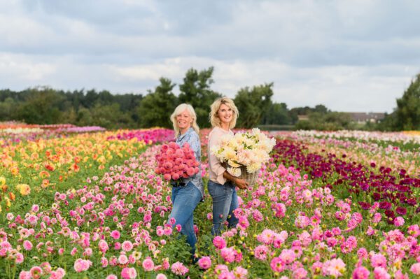 10 Inspiring Female Farmers Worldwide - on thursd - marlies and lieke fam flower farm - on thursd