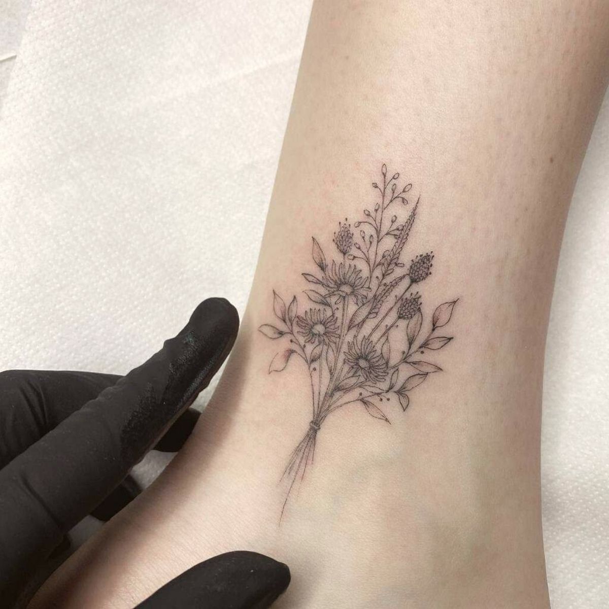 41 small tattoo ideas to inspire your next ink | Glamour UK