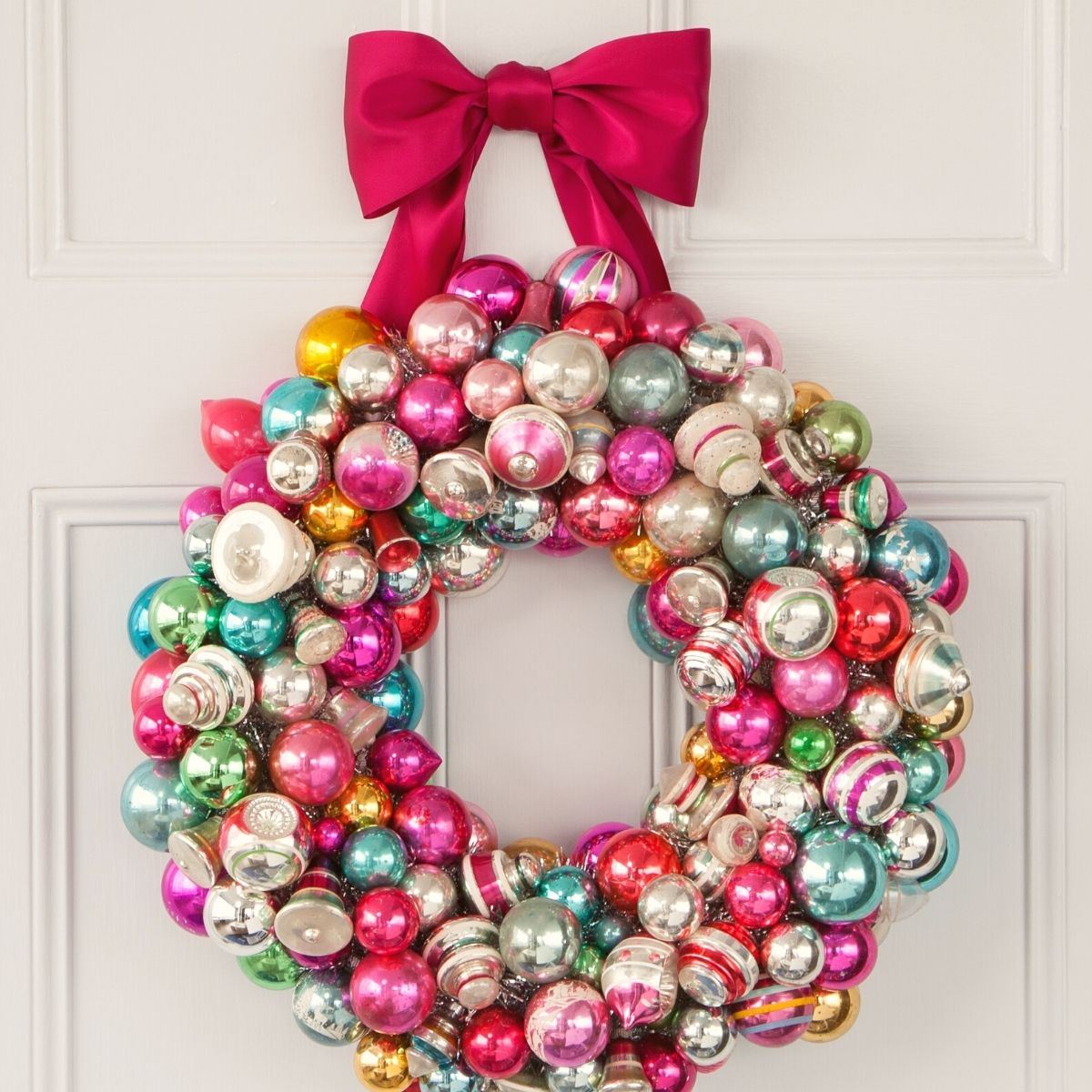 Vintage Ornament wreaths on Thursd