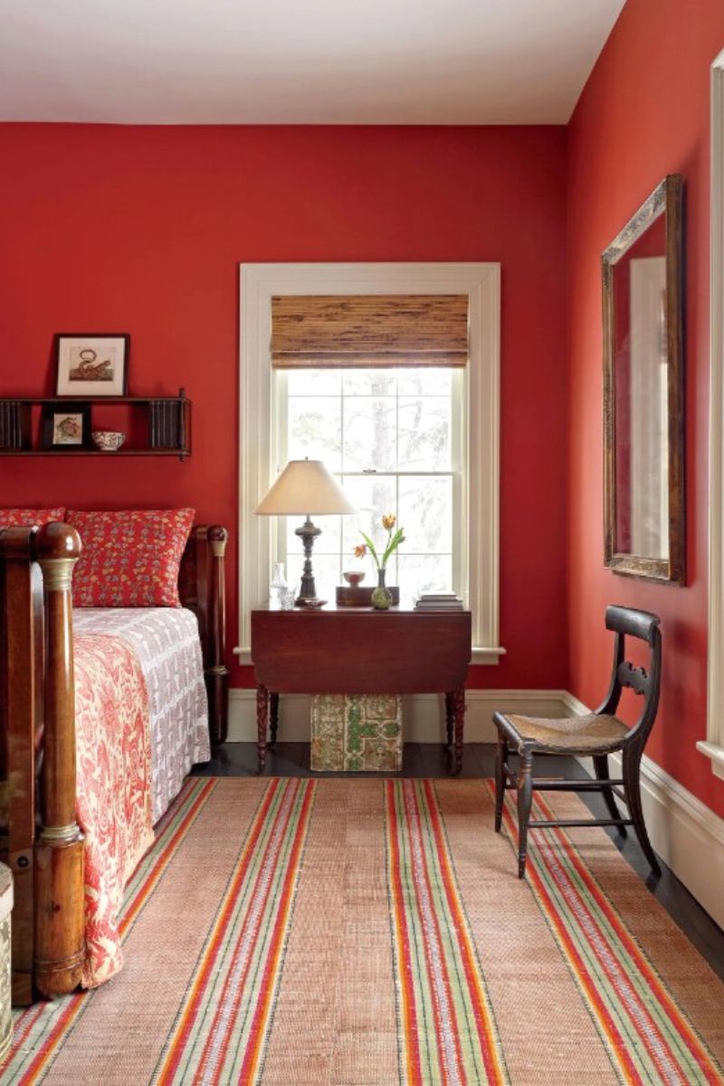 Using passion red to create an inviting atmosphere on Thursd