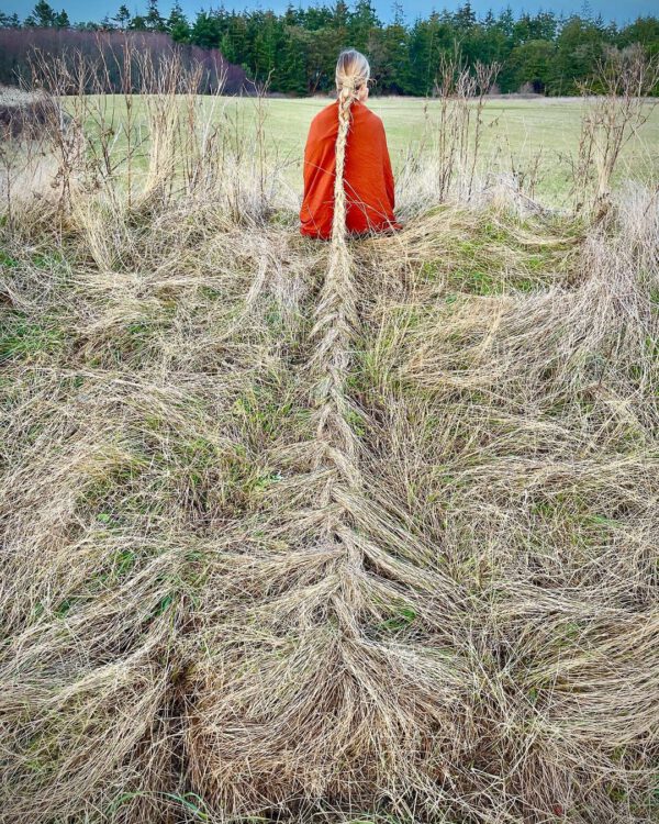 Eco Artist Jeanne Simmons and Her Womenscapes - braided grass in hair 2 - on thursd