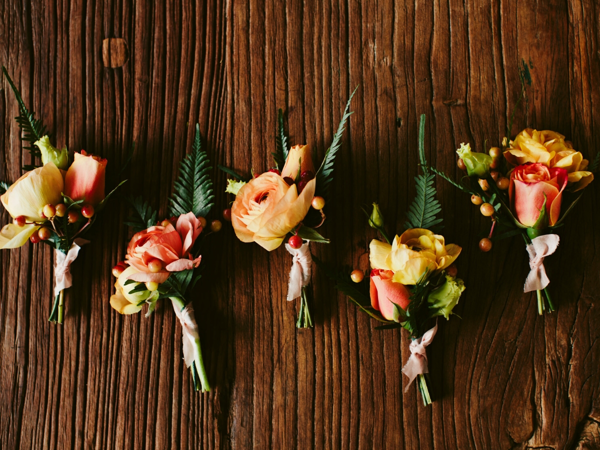Flower types for wedding boutonnieres on Thursd