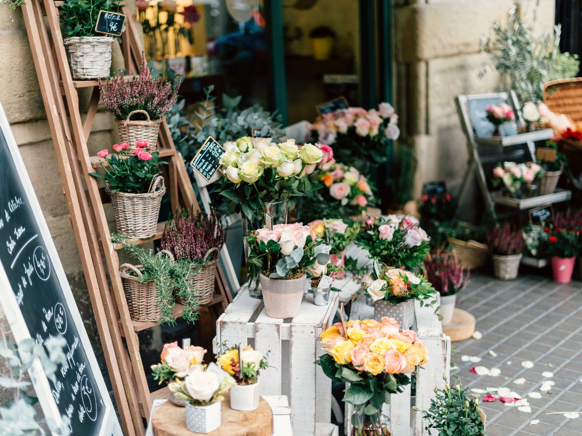 Pricing is important when choosing the correct flower shop on Thursd