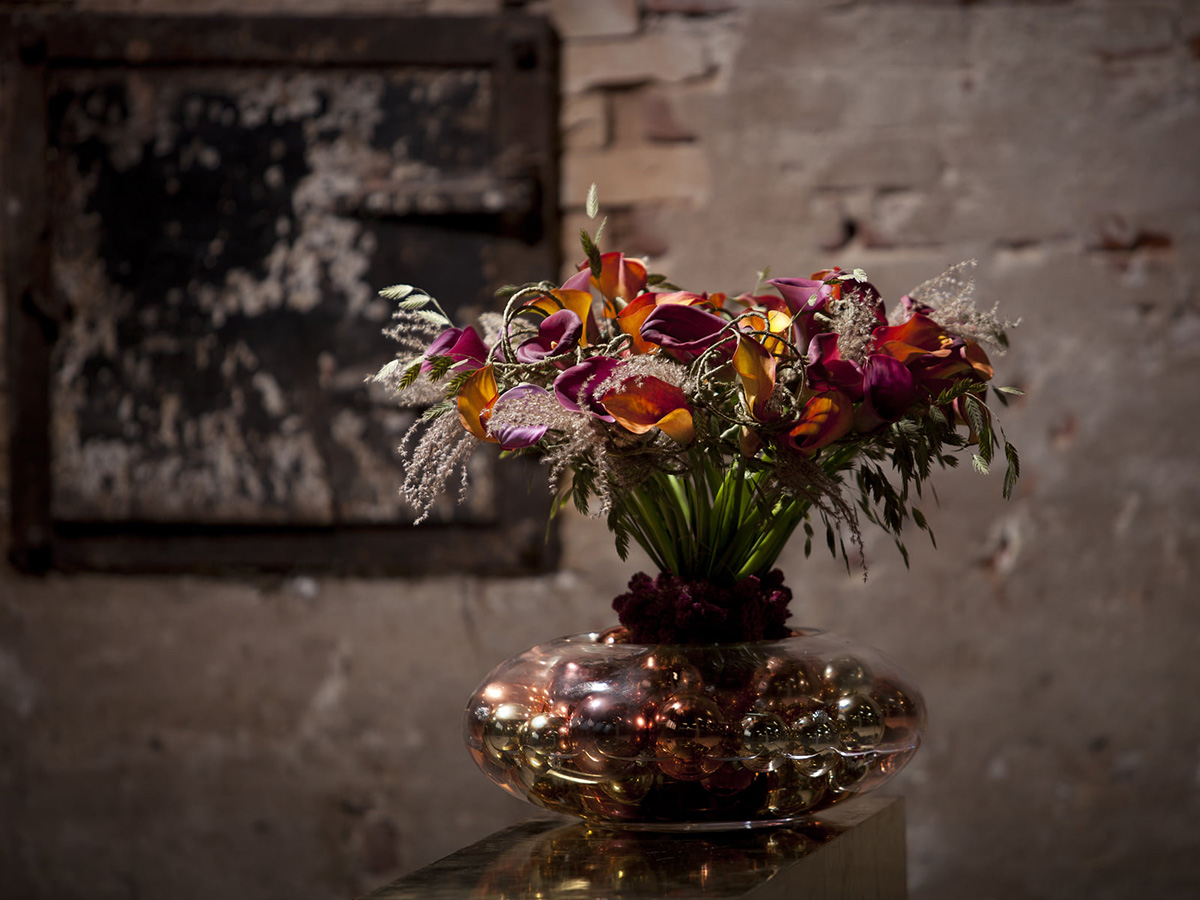 Calla Bouquet in Christmas ball bowl on Thursd