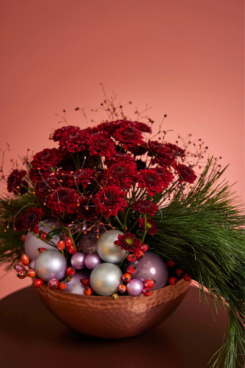 Christmas arrangement using Santini Jinda Red on Thursd