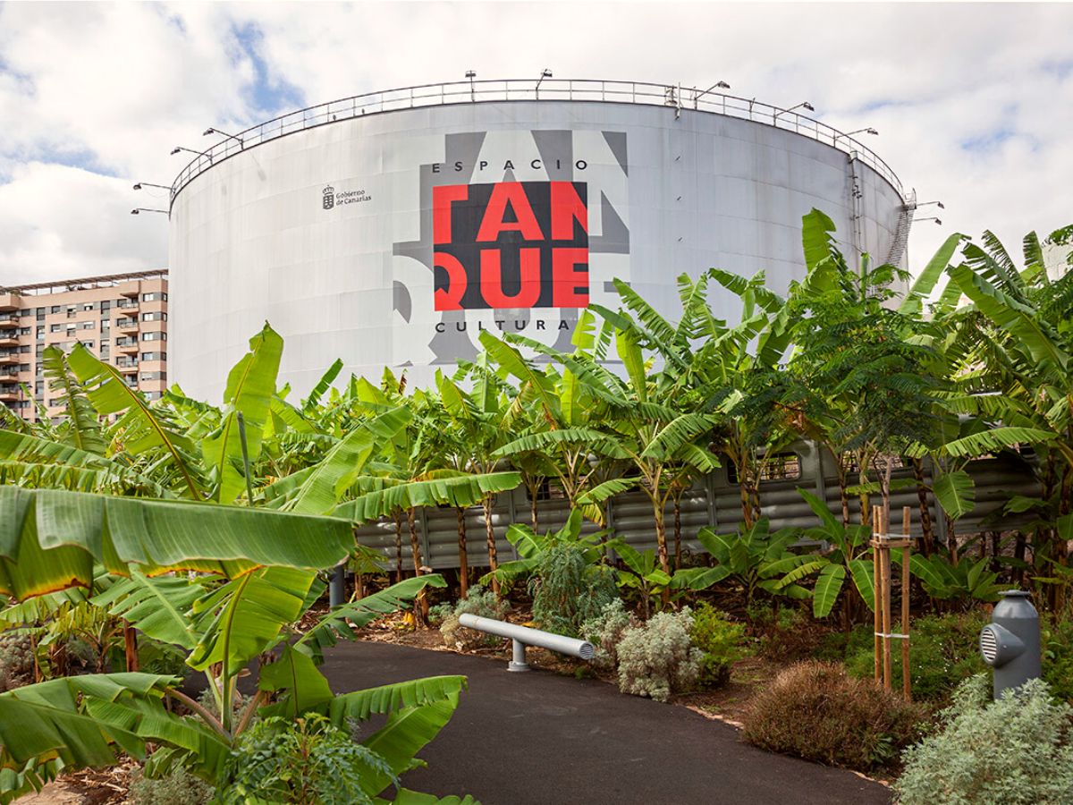 Garden made of banana trees by Menis architects