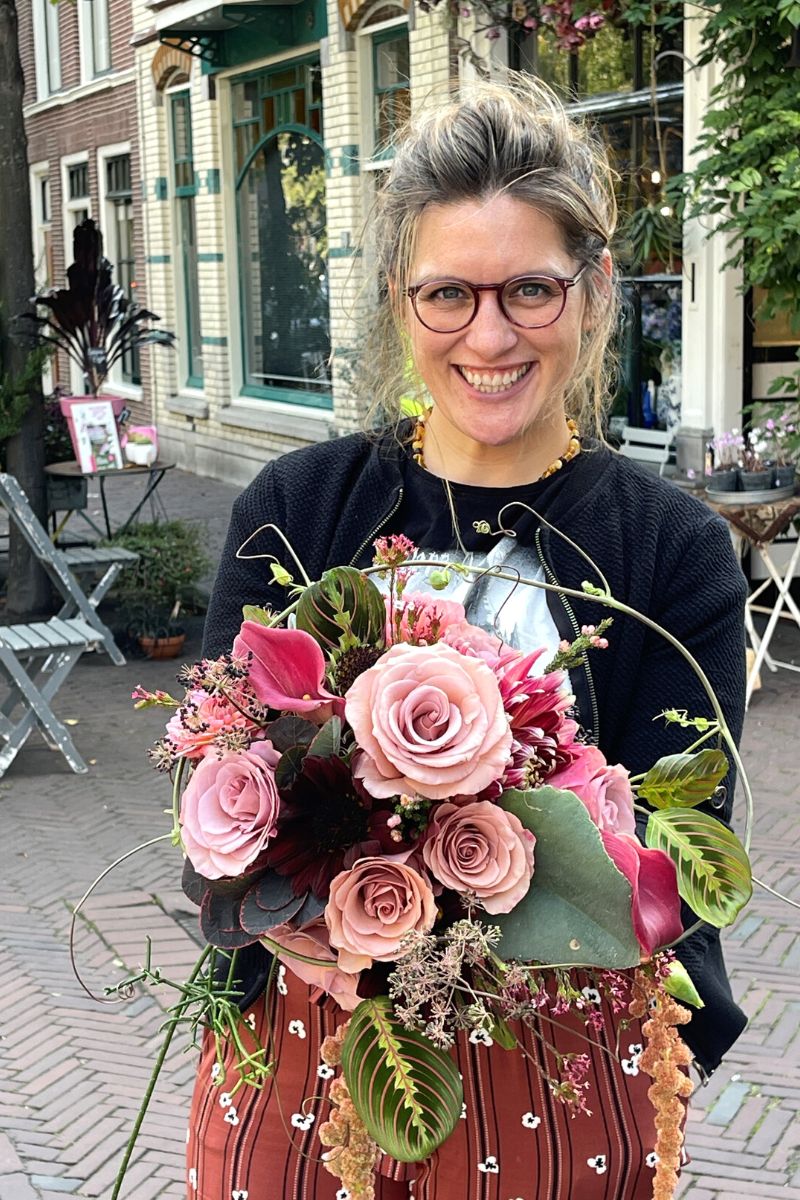 Rose Moccachino in hands of Fiori Bloemen floral business