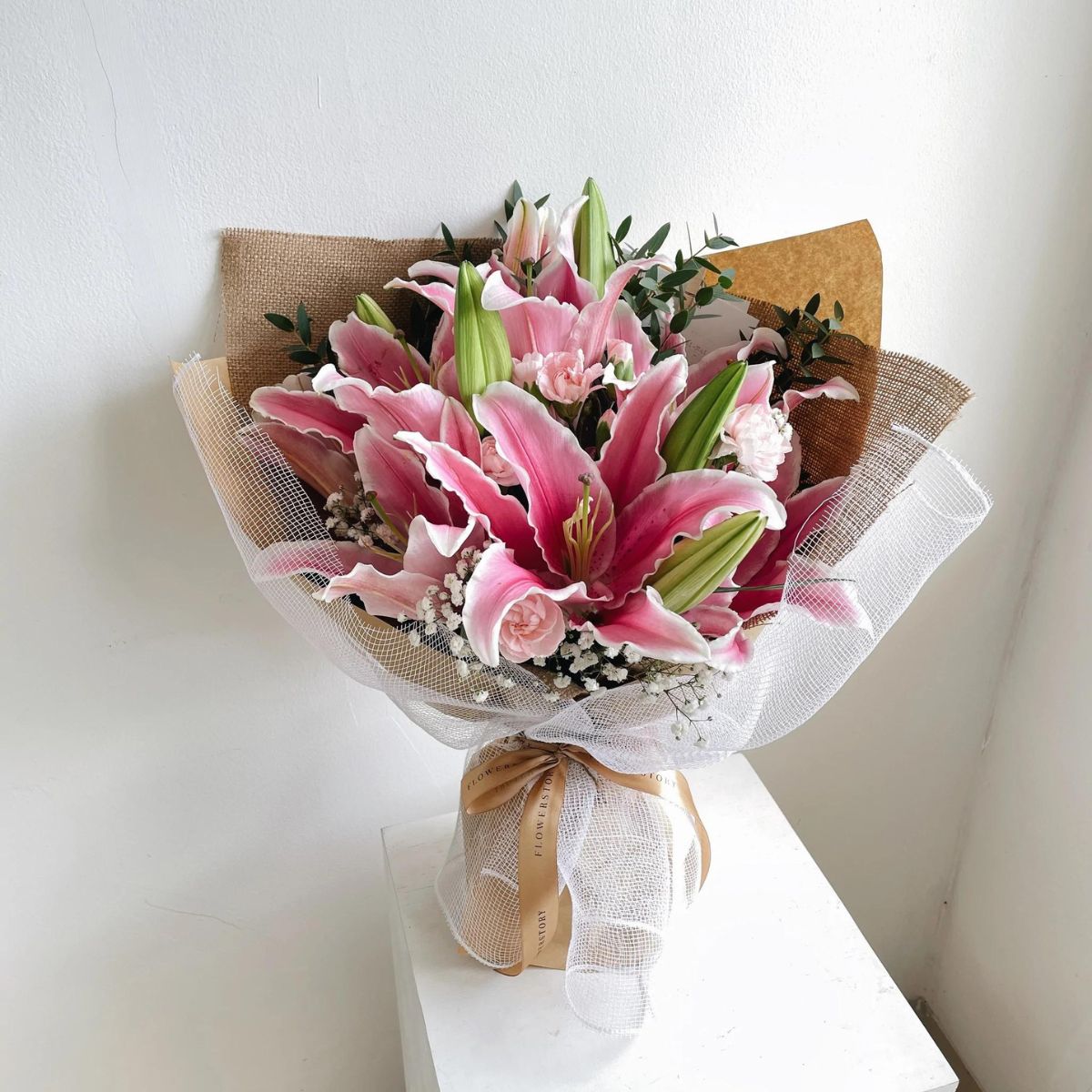 Lily flower bouquet for vday