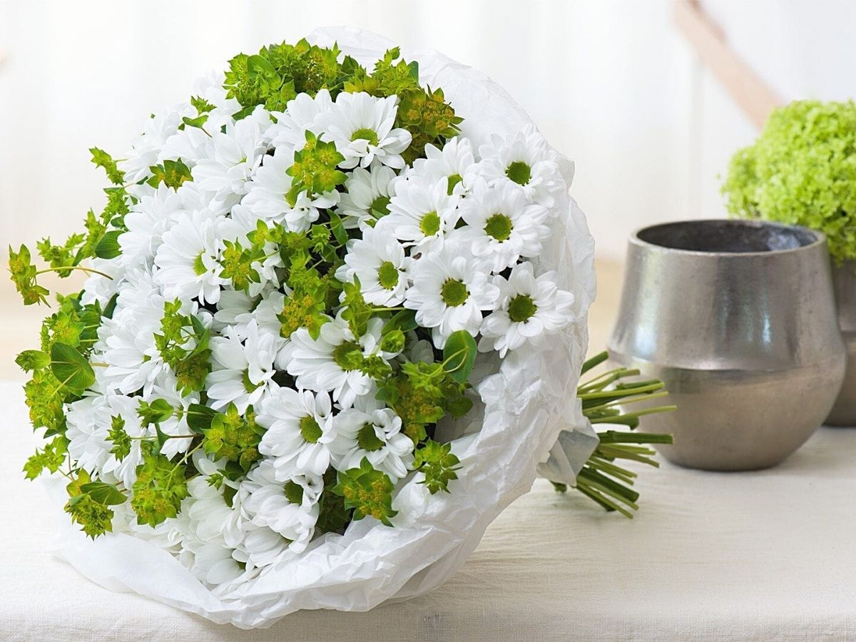 Bouquet with Chrysanthemum Chic