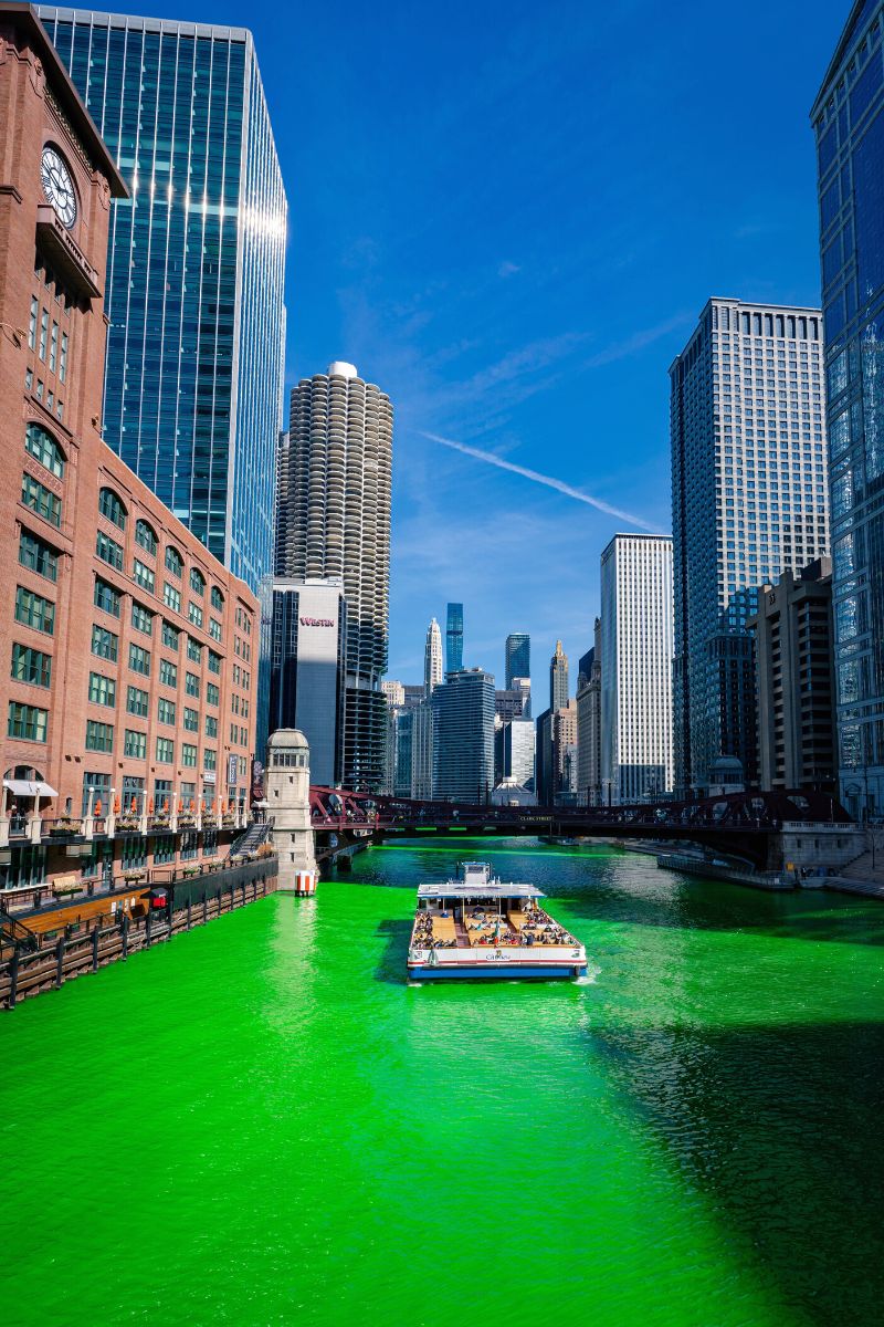 Chicago river dyed green in St Patricks day