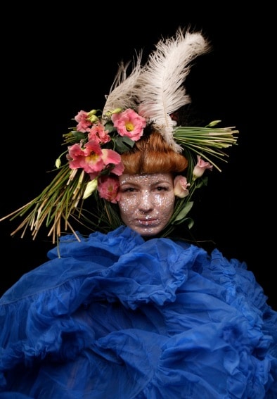 andreas verheijen article woman with flower on thursd