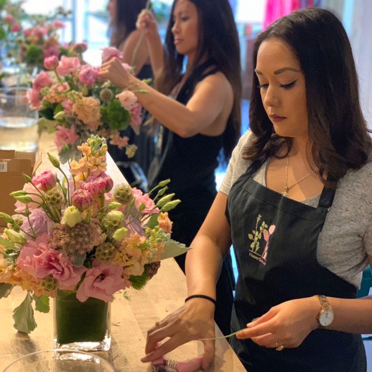 Flowerschool NYC offers courses and certifications
