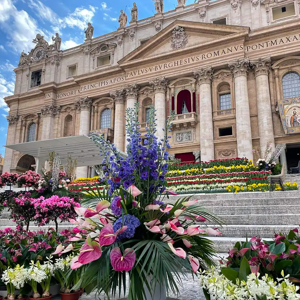 Easter Mass in Rome with Dutch flowers feature on Thursd