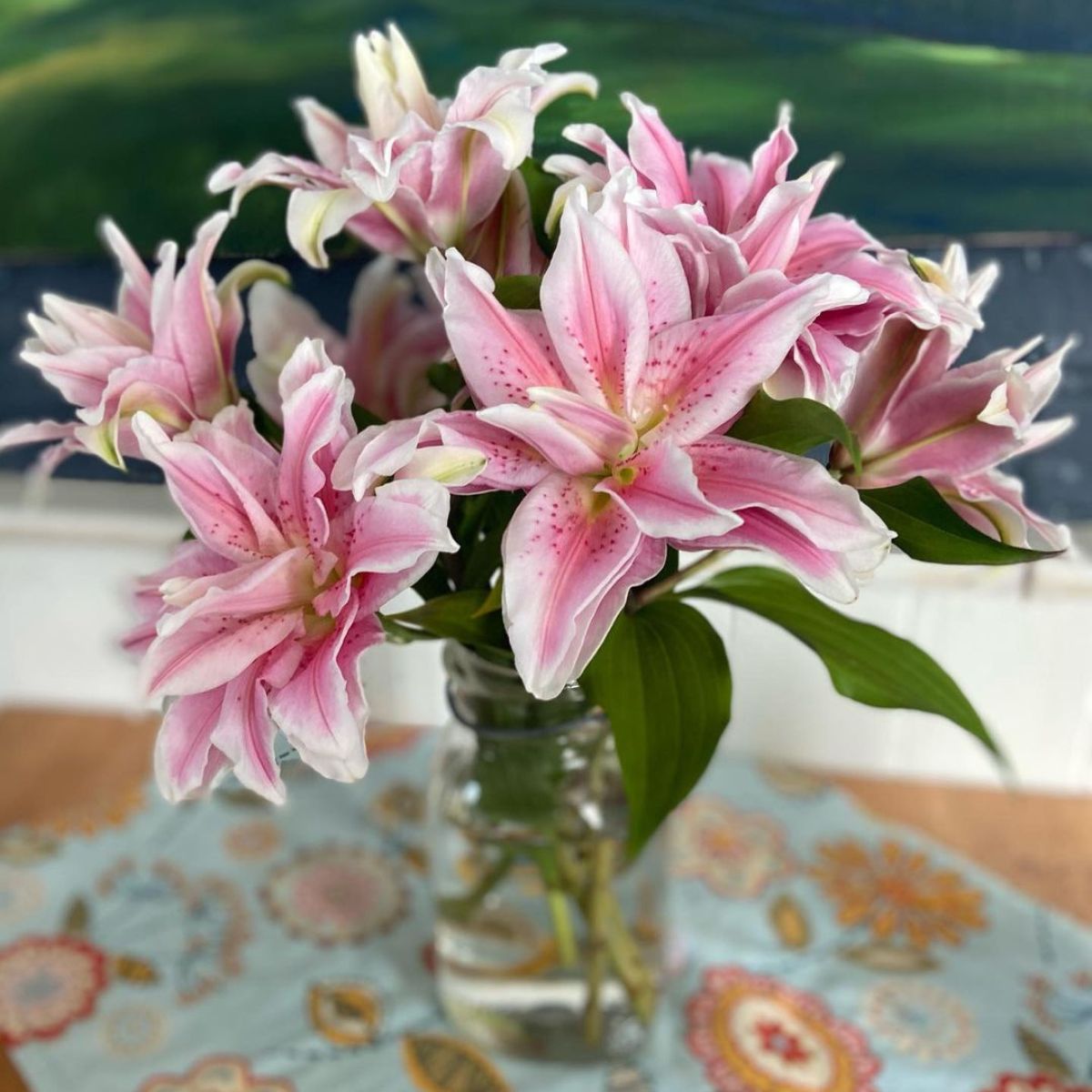 Light pink roses on sale white asiatic lilies