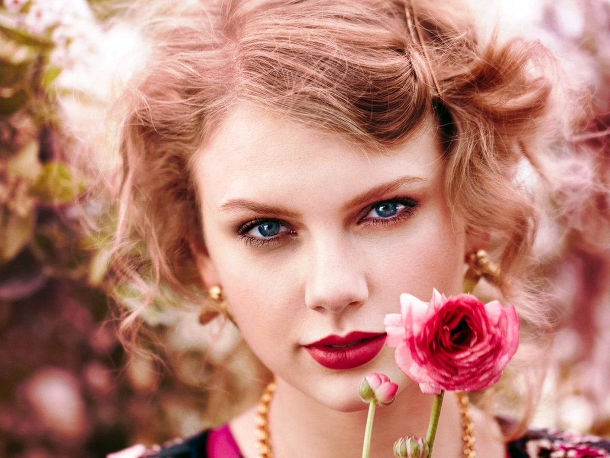 Taylor Swift roses