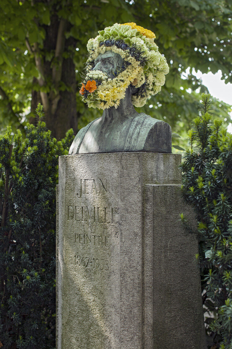 Florist Geoffroy Mottart Dresses Public Statues in Flowers Brussels