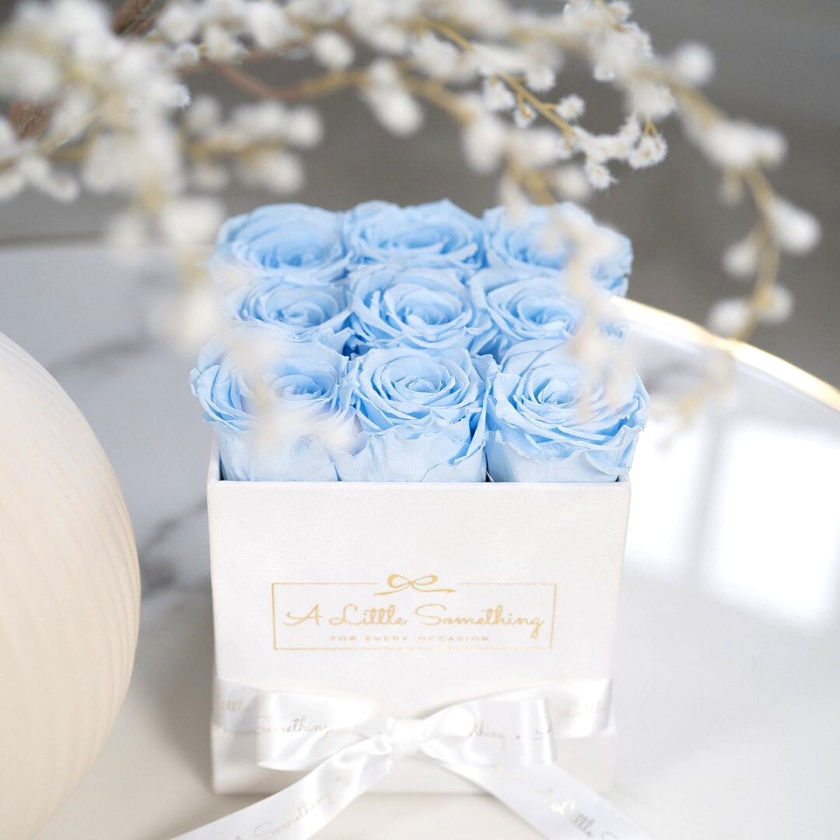 Infinity roses in a box featured