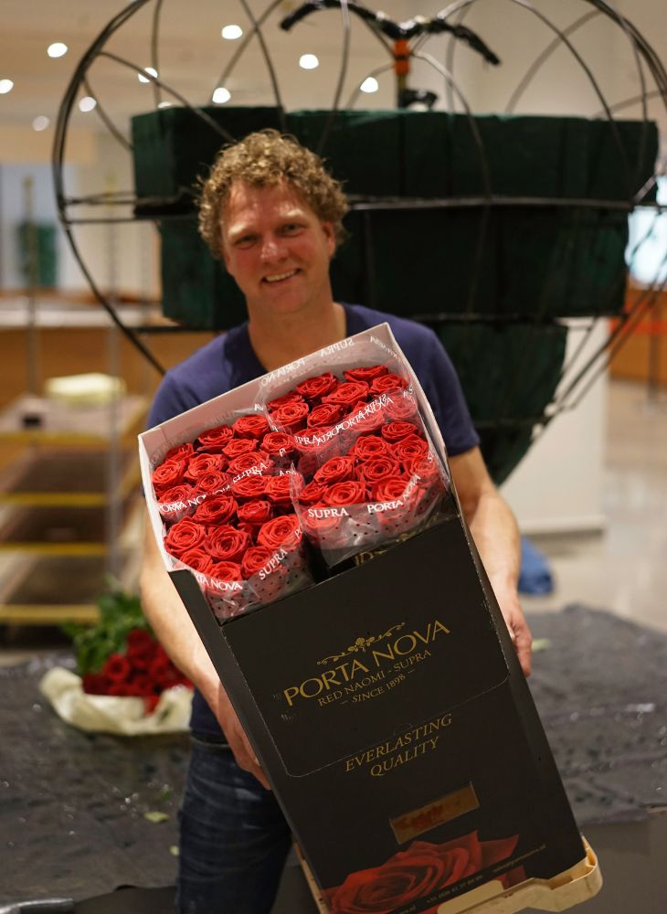 Johan van Leeuwen Building the Porta Nova Red Naomi Heart 