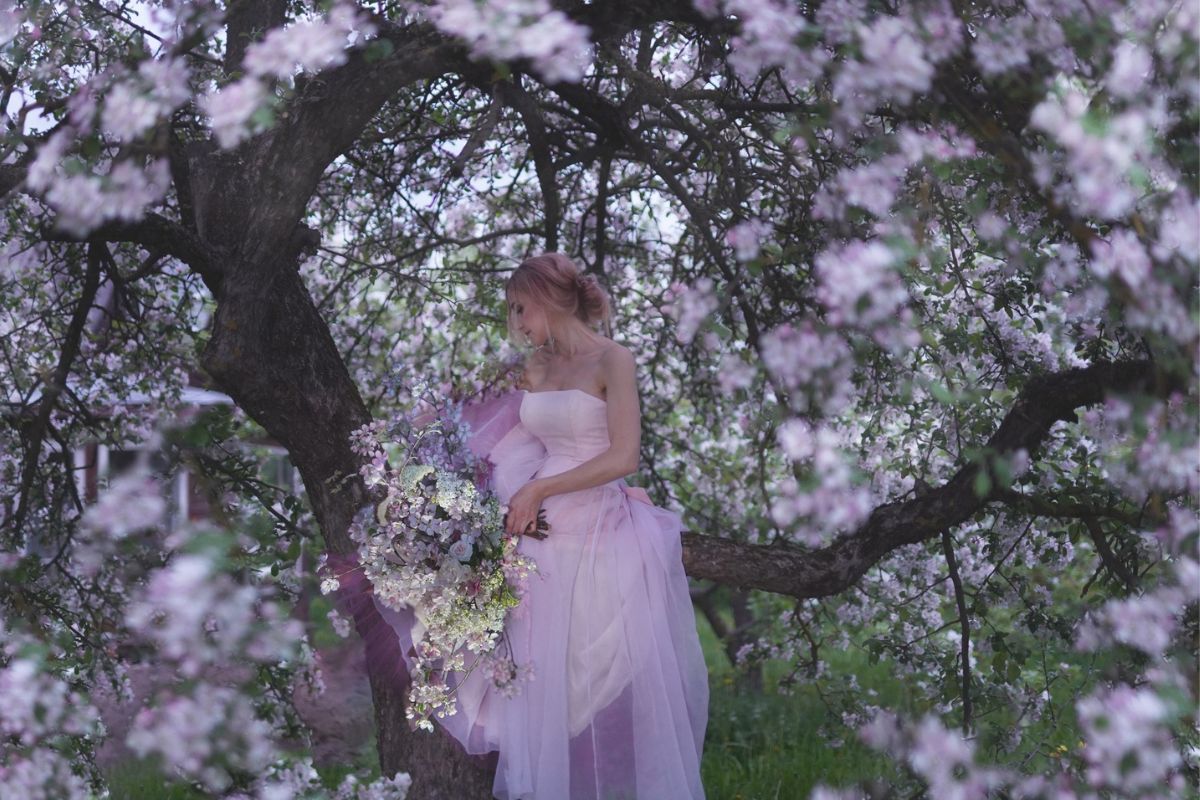 Boho Wedding Photoshoot Between the Apple Blossoms