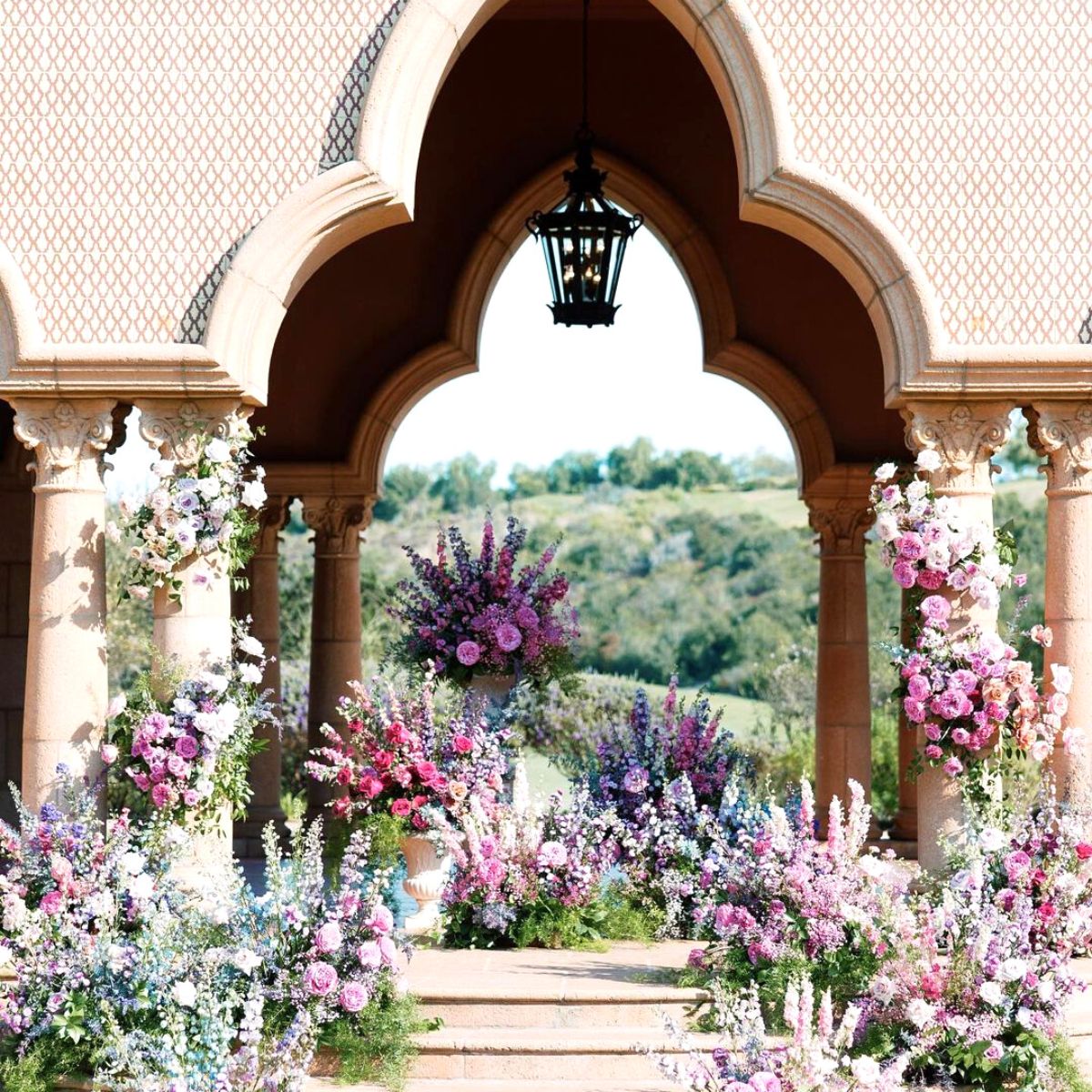 Floral work of Tularosa Flowers in a beautiful venue