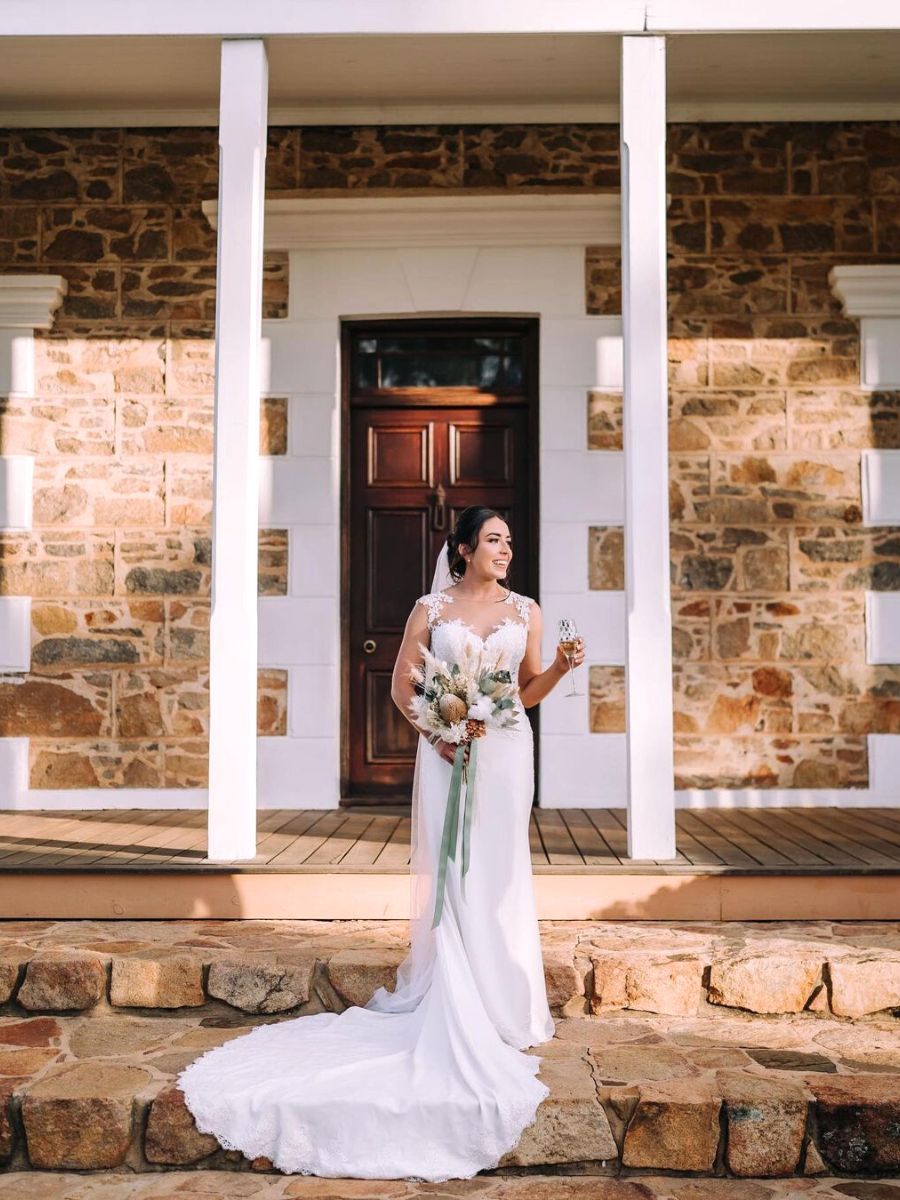 Use of dried flowers in a bridal bouquet