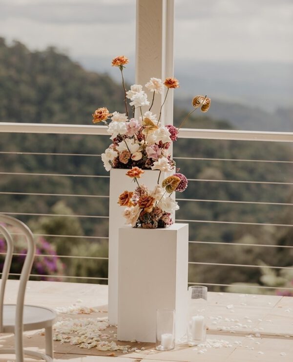 These Are the Floral Wedding Trends For 2021 Muted Tones