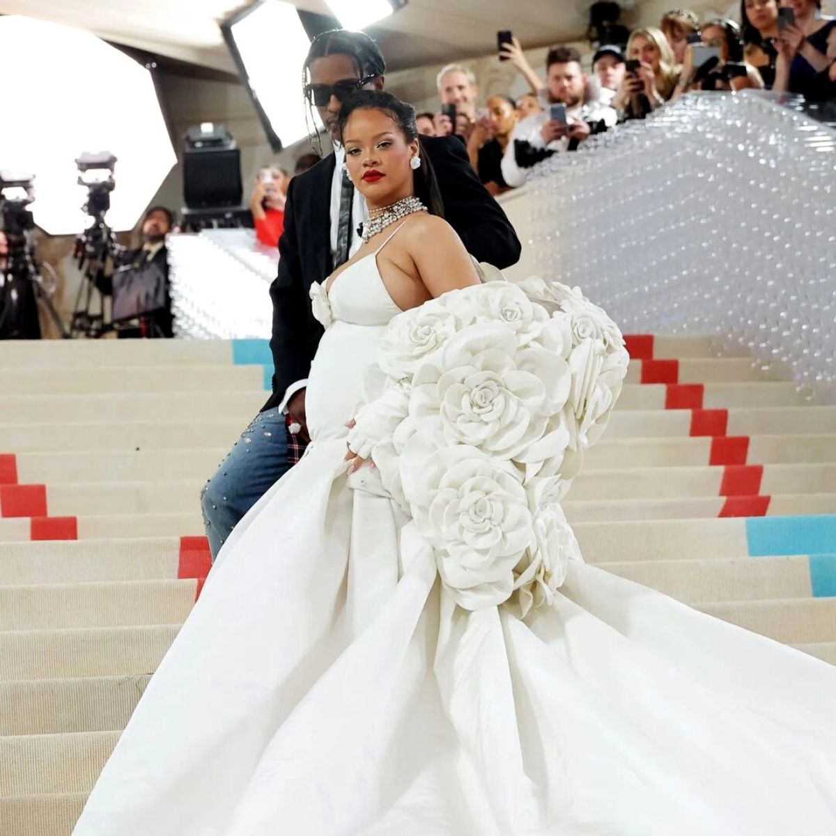 Camellias Took Over Every Single Attire During the Met Gala - Article on...