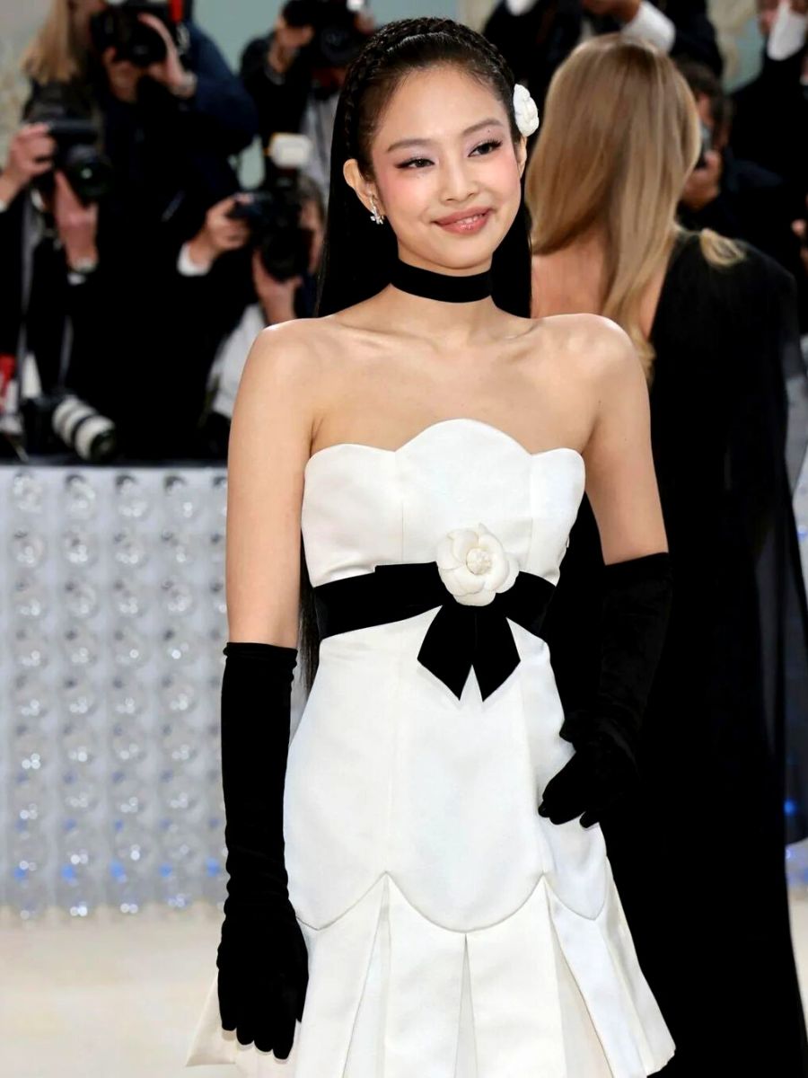 Camellias Took Over Every Single Attire During the Met Gala - Article on...