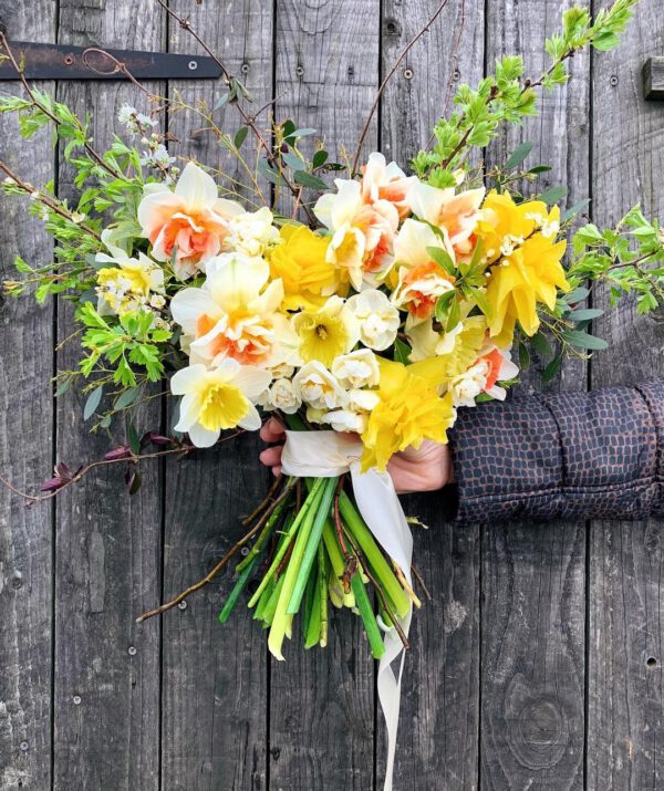 These Are the Floral Wedding Trends For 2021 Spring Flowers