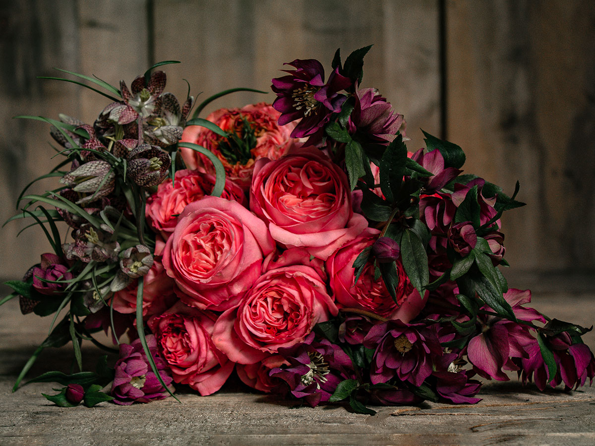 Rose X-Pression bouquet with fritillaria by Mr Green
