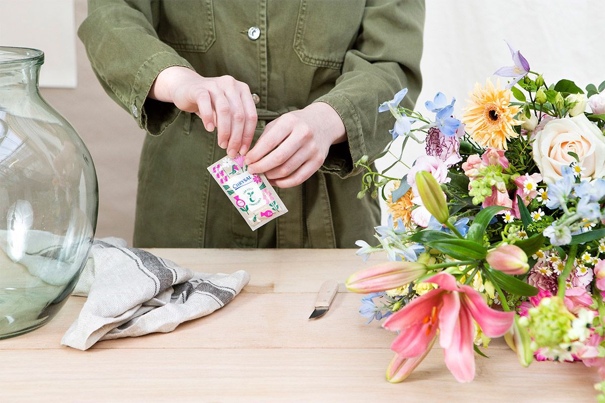 Chrysal sachet with flowers