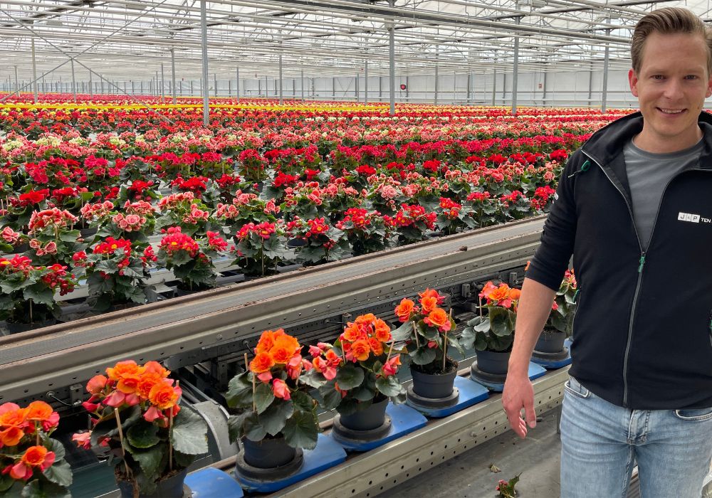 Begonia grower John Keyzer