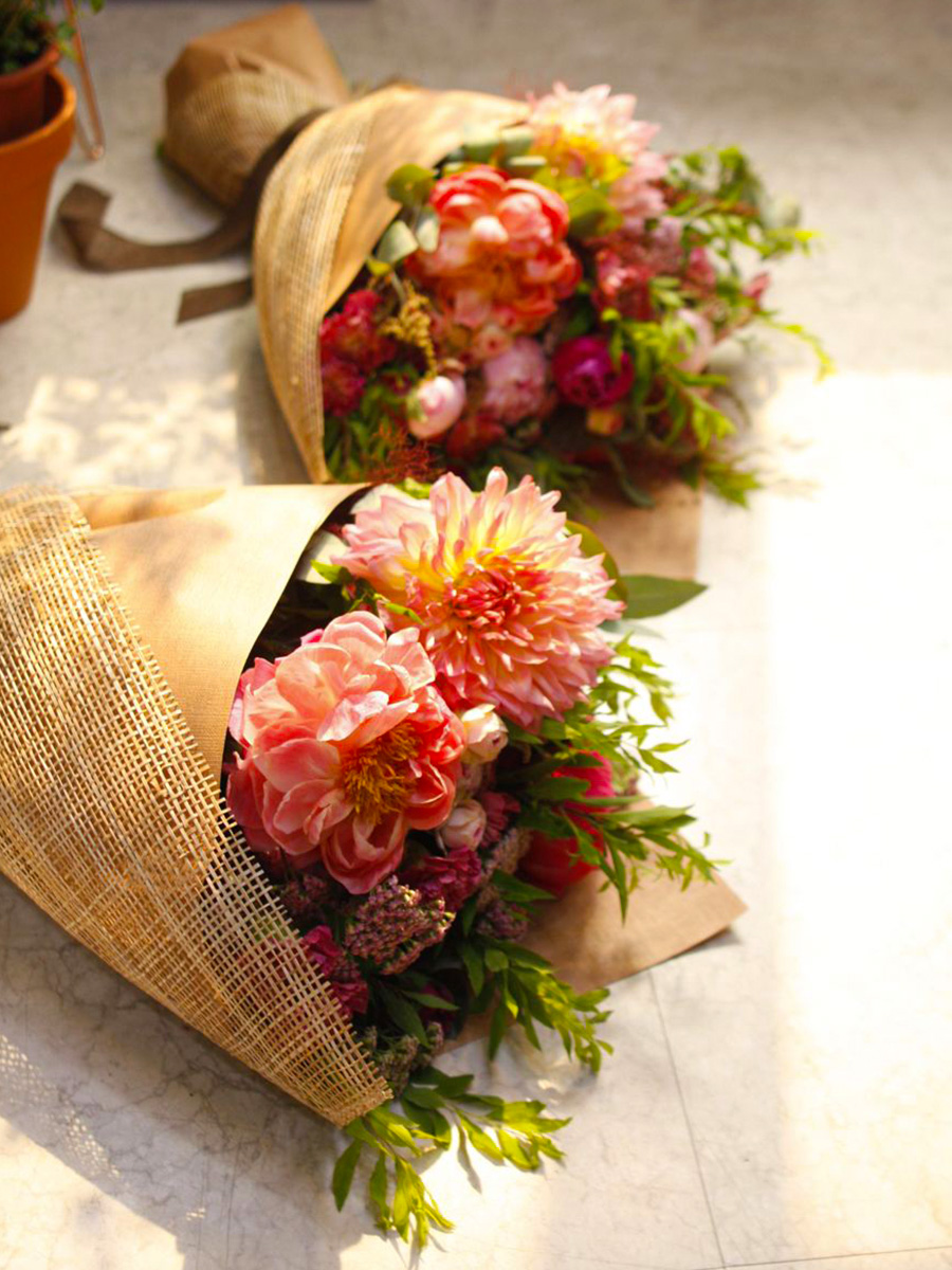 Bouquet with paper and jute by floristika Bouquet with paper and jute by floristika