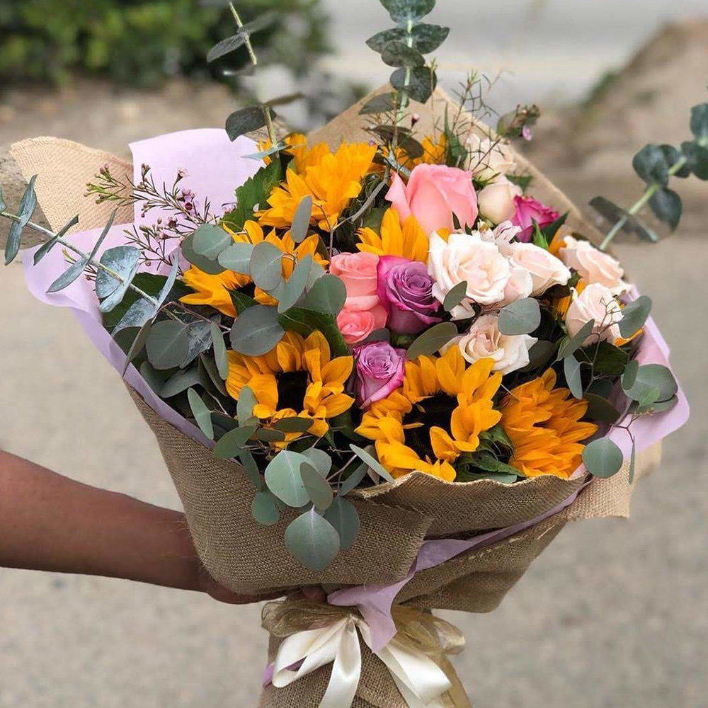 Bouquet with sunflowers paper and jute