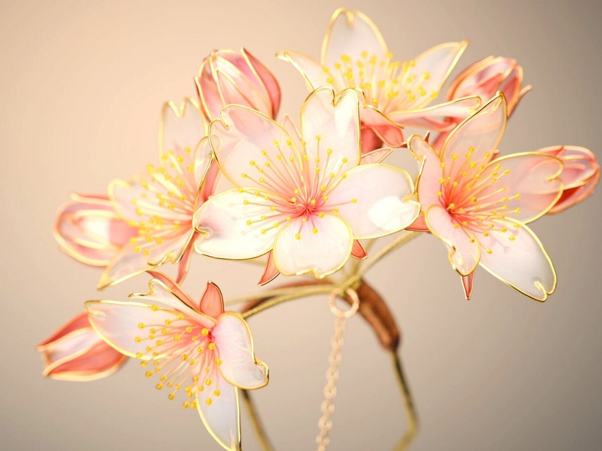Sakae creates hair resin flower accesories