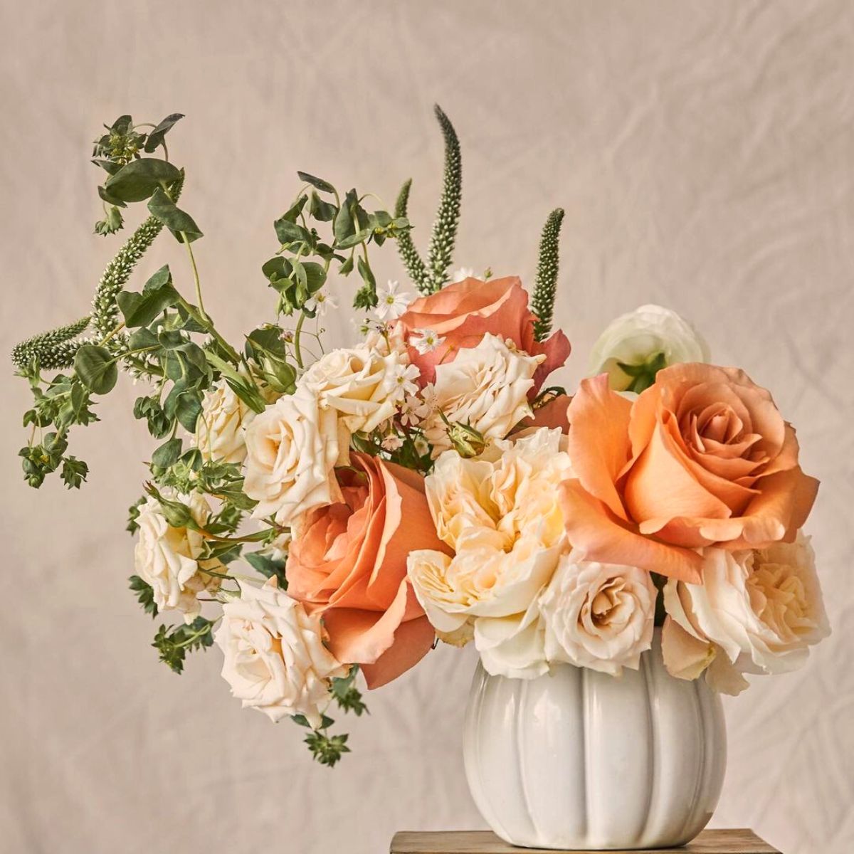 Beautiful floral arrangement in neutral tones by Rosaprima