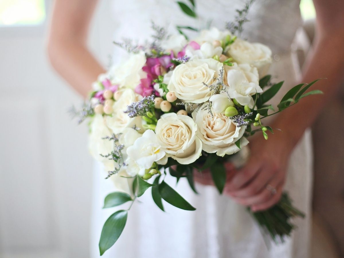 15 Wedding Bouquet Flowers & Their Meaning