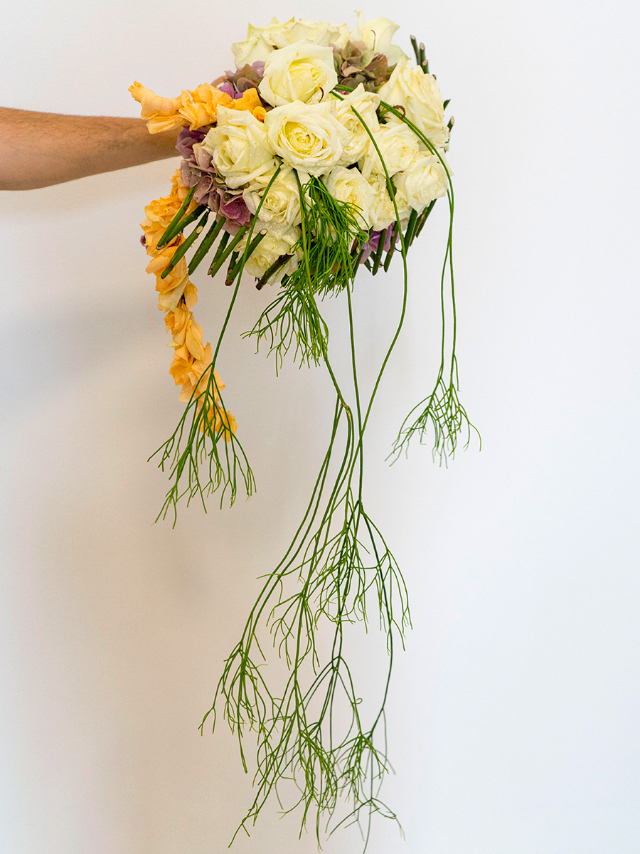 Rose White Naomi hanging bouquet