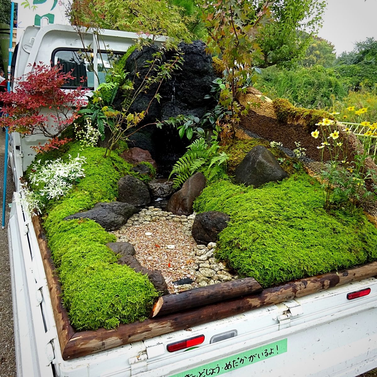 Garden on the back of a kei tora truck