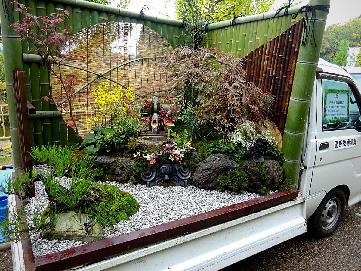 Japanese Kei Tora truck wih a garden