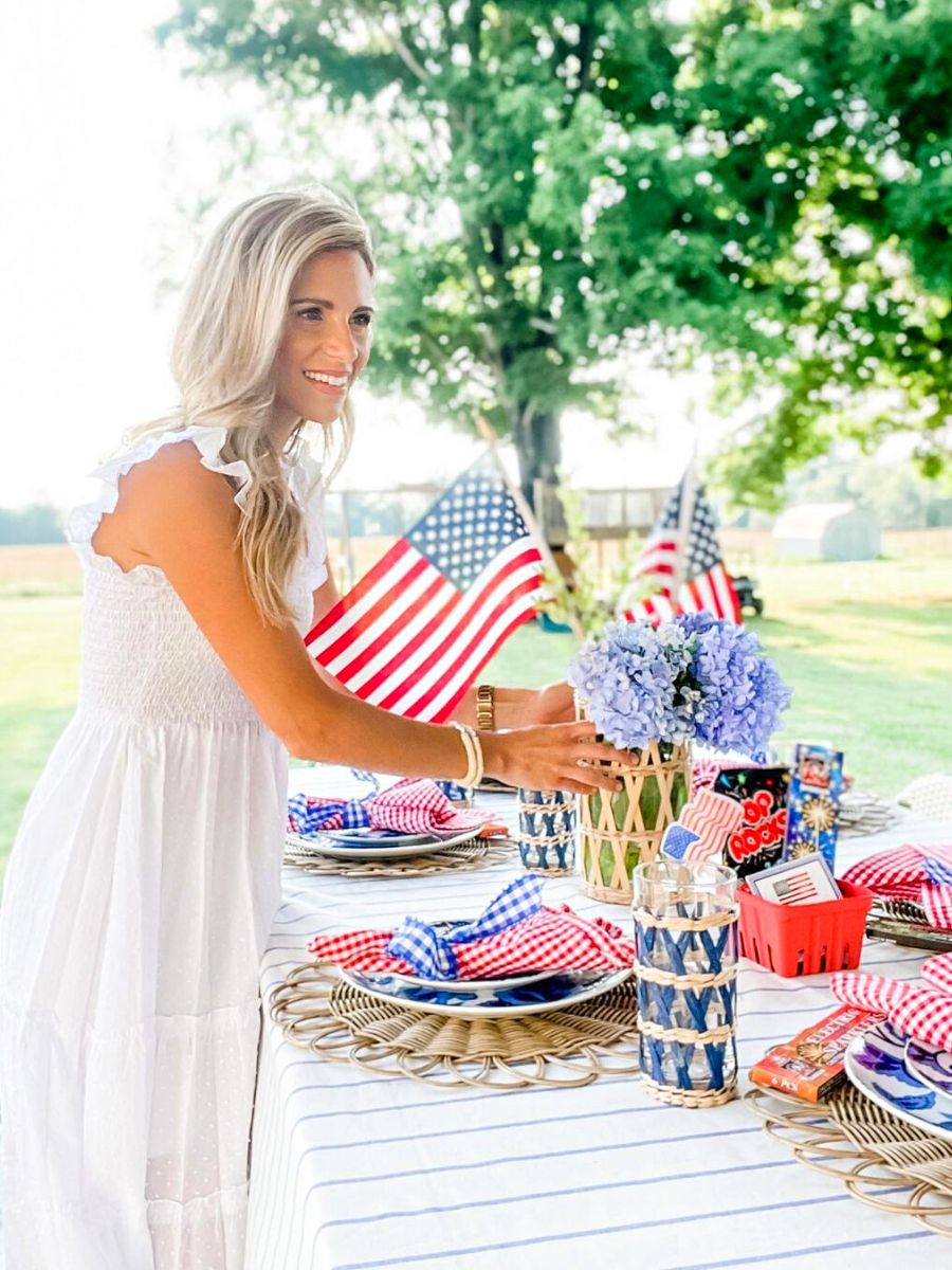 Blue hydrangeas are patriotic flowers for Independence day