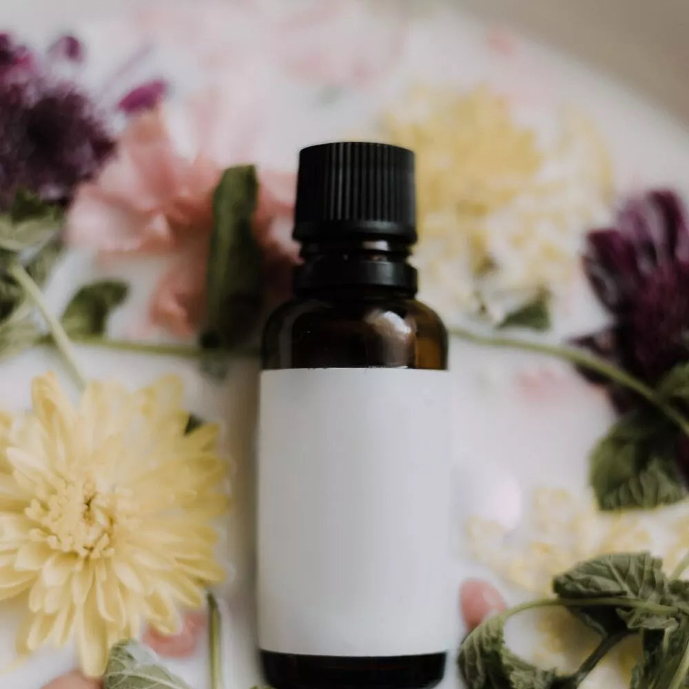 The Therapies of Various Floral Scents in Oil Diffusers - Article onThursd