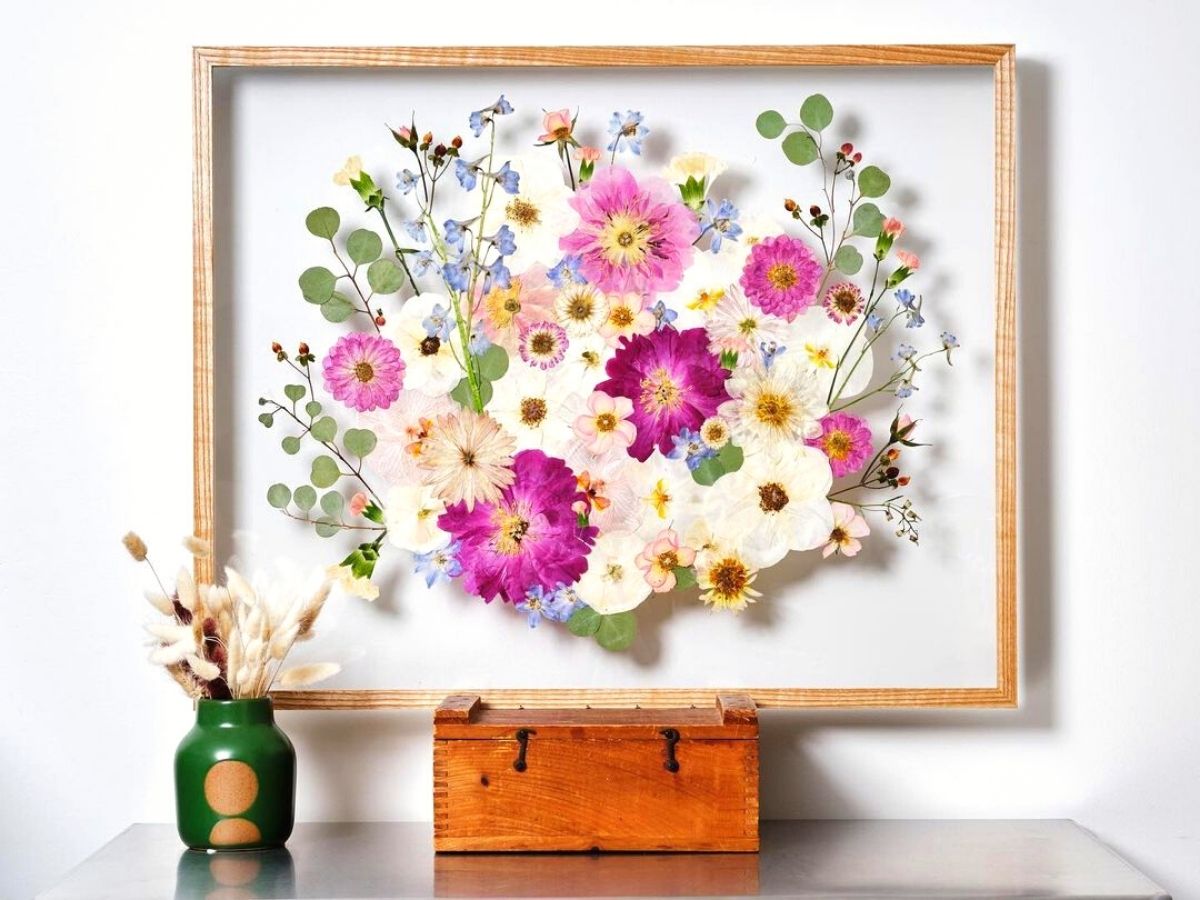 A handmade cottage: Pressed wild flowers in glass frames