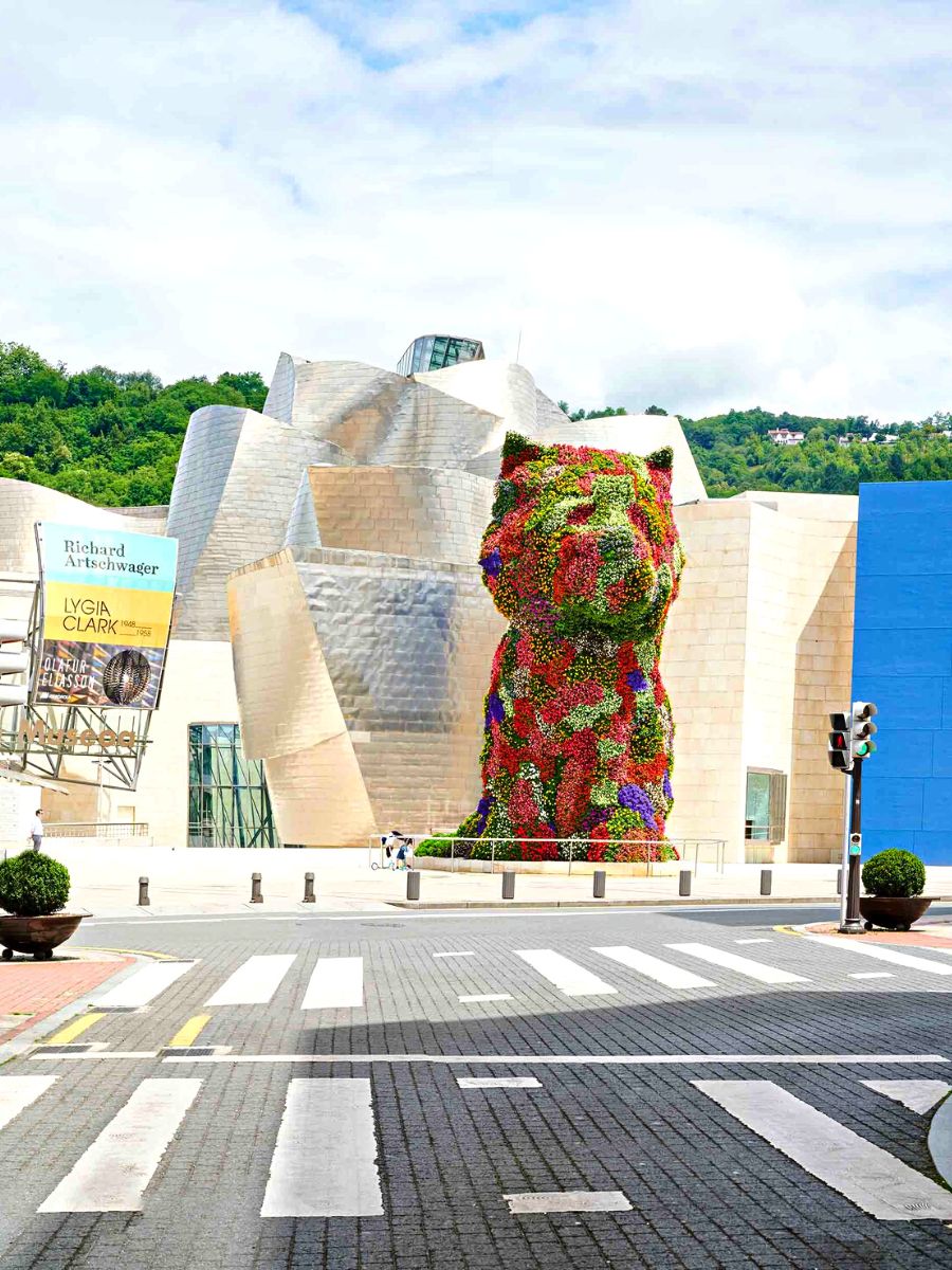 The 43-Foot-Tall Flower Puppy by Jeff Koons - Article onThursd