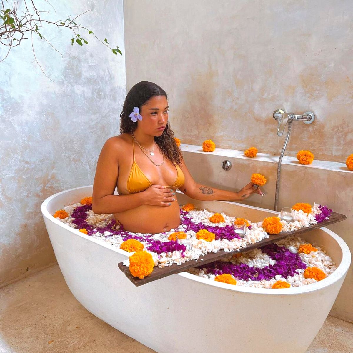 Rose petals in the bathtub benefits will blow your mind - Arad Branding