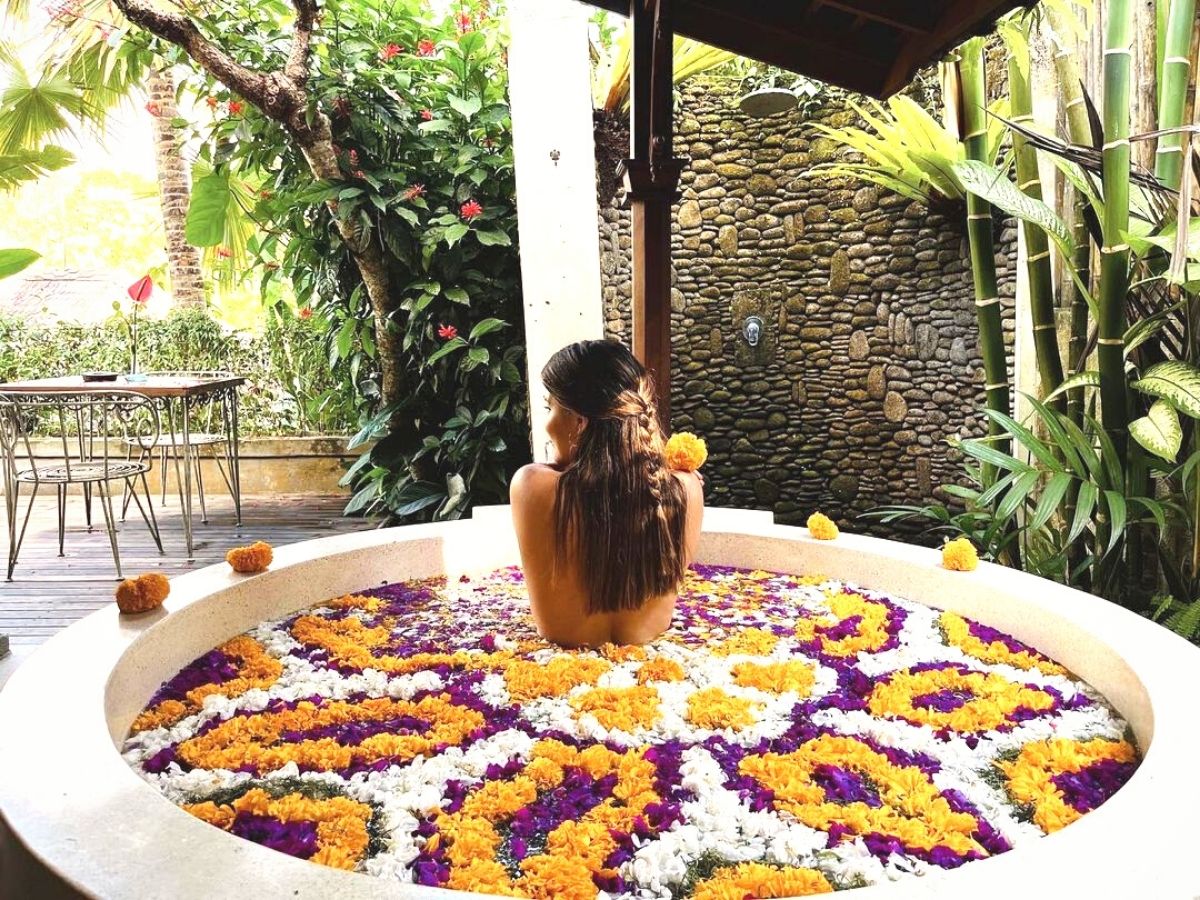 A view of a therapeutic flower bath