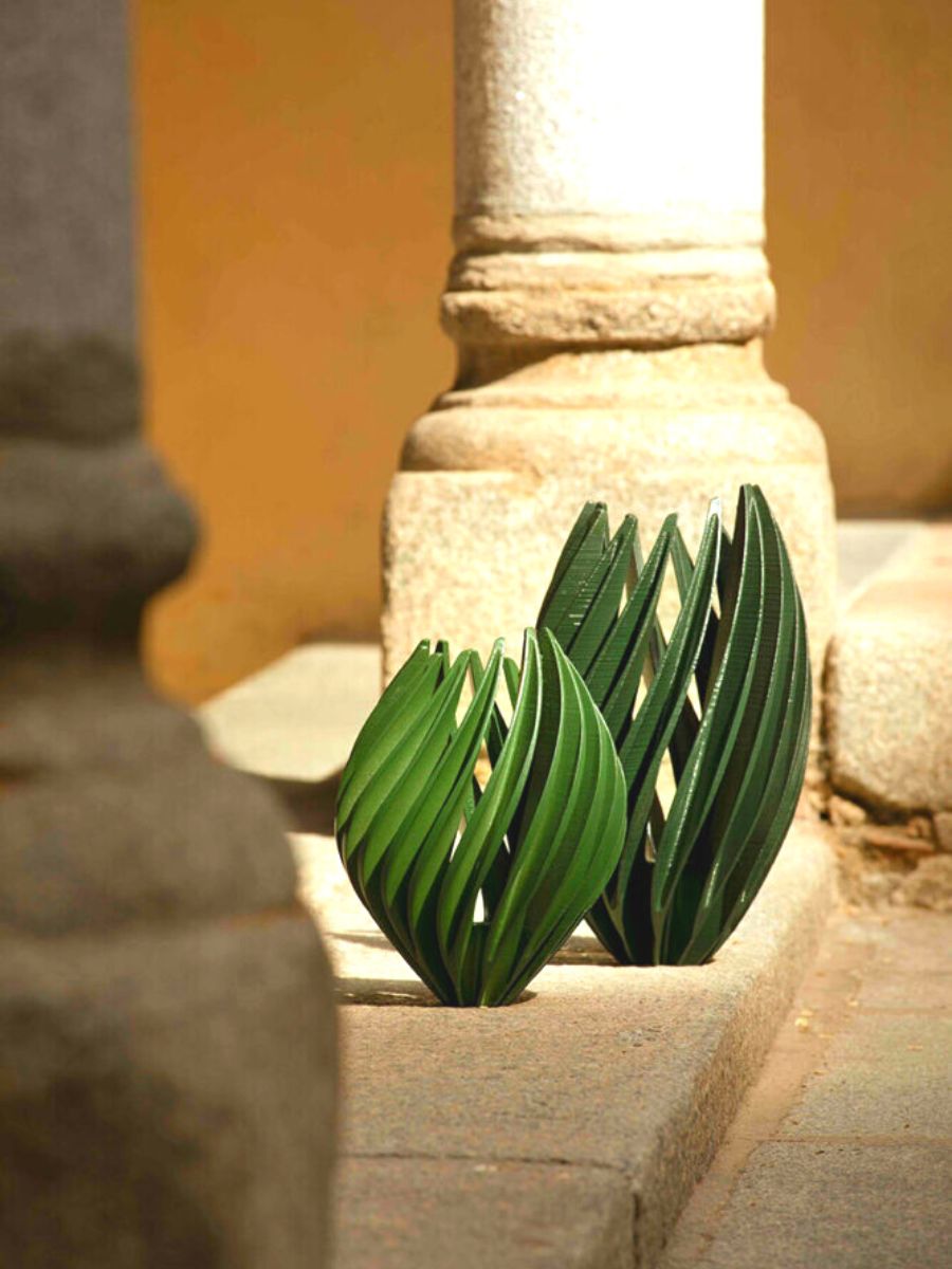 Leafy shaped air purifiers