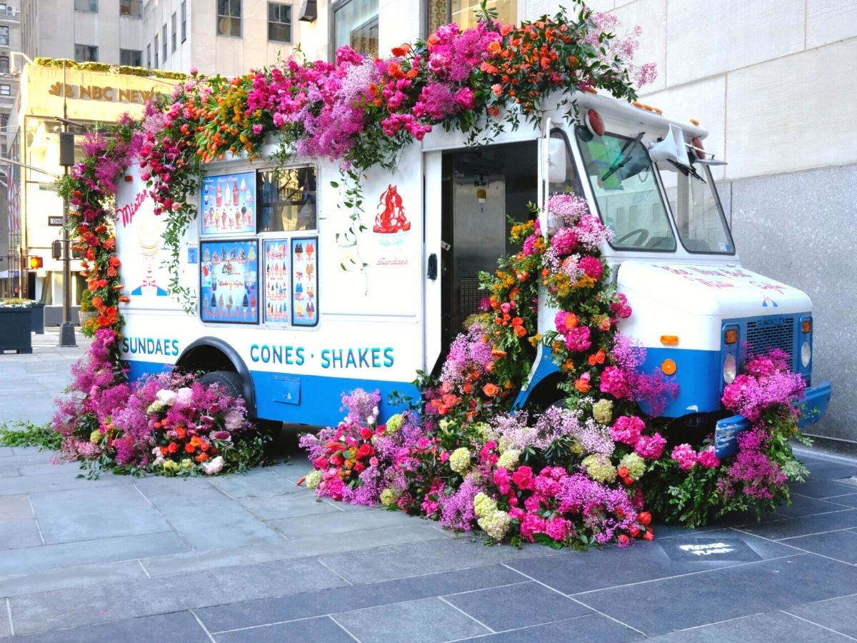 Car flower display by Lewis Miller