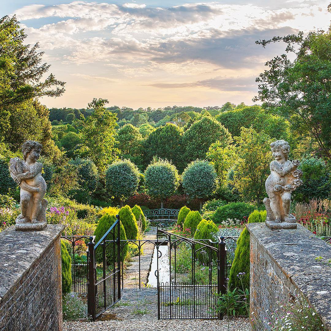 Clive Nichols Captures Marvelous Gardens You'll Want to Get Lost in Eastleach House garden