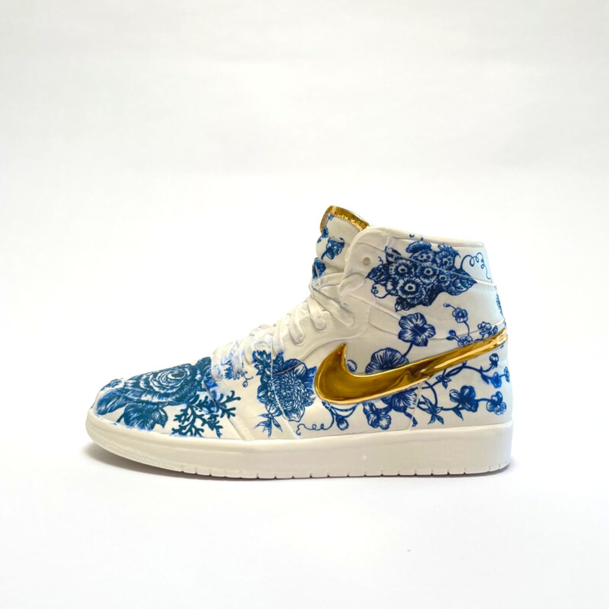 Flower porcelain Nike shoes